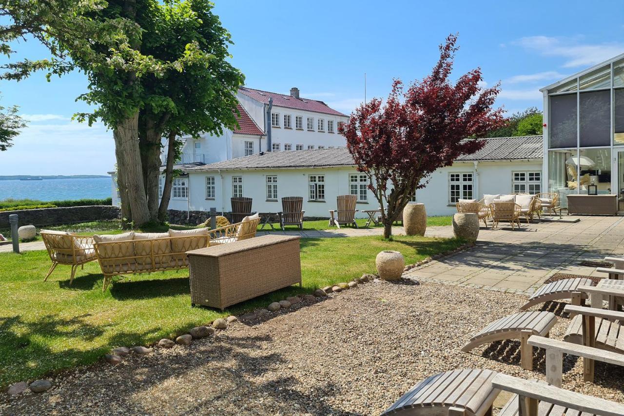 קלונדבורג Strandhotel Rosnaes מראה חיצוני תמונה